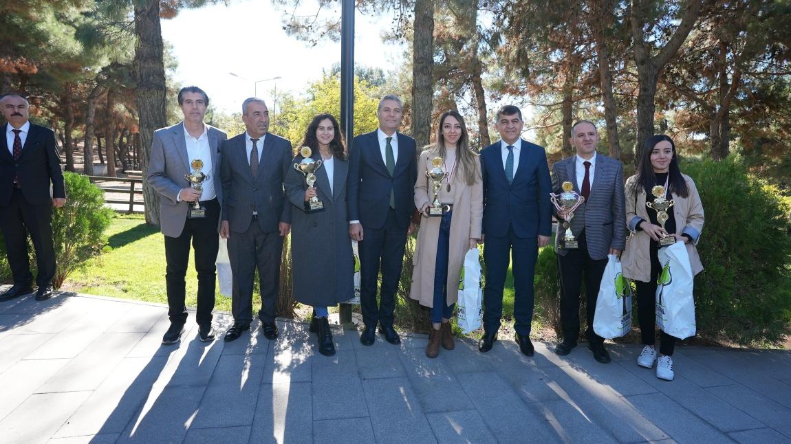 Şehitkamil Belediyesi 24 Kasım Öğretmenler Günü Geleneksel Spor Etkinlikleri Ödül Töreni 